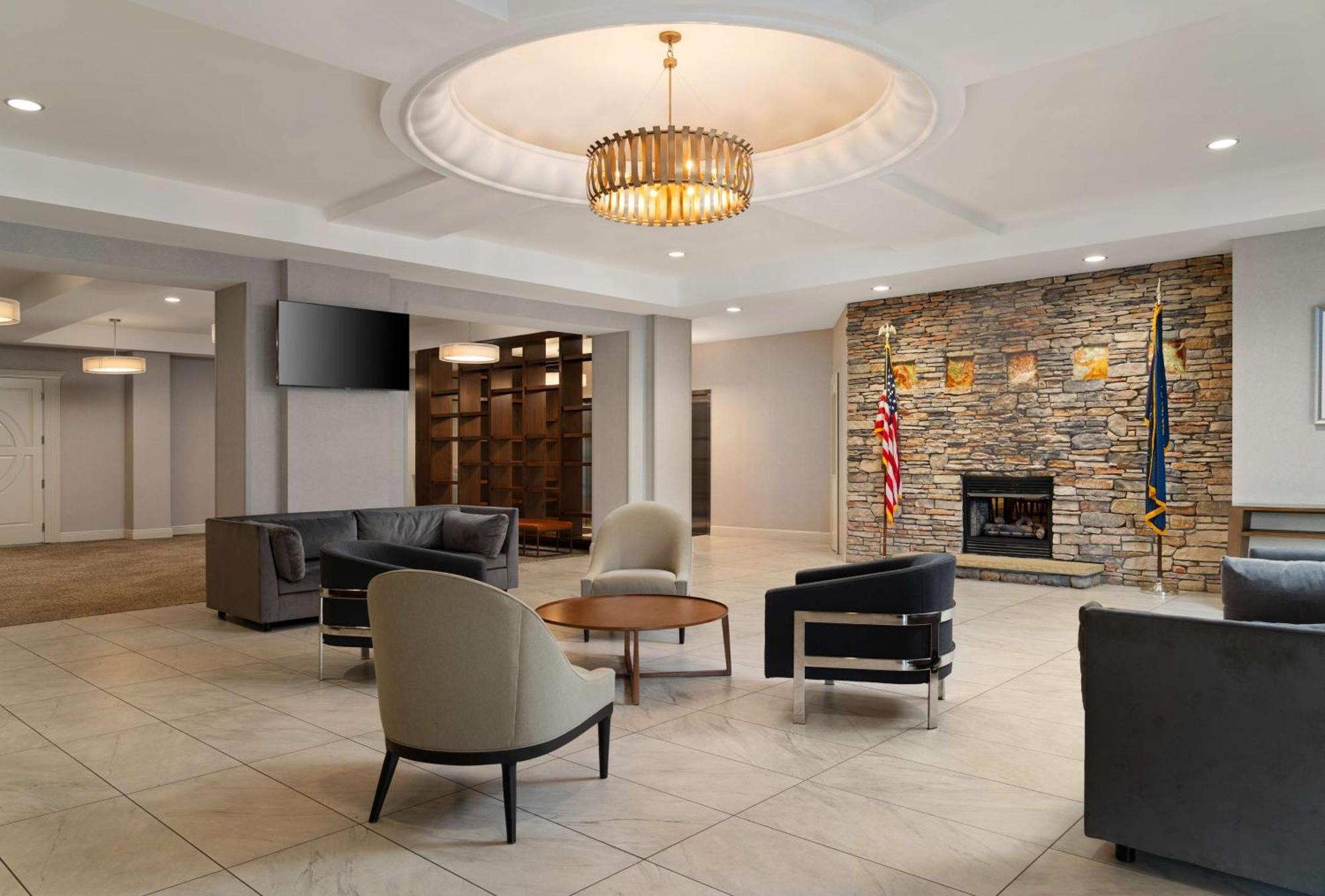 Doubletree By Hilton Pittsburgh Airport Hotel Moon Township Eksteriør billede