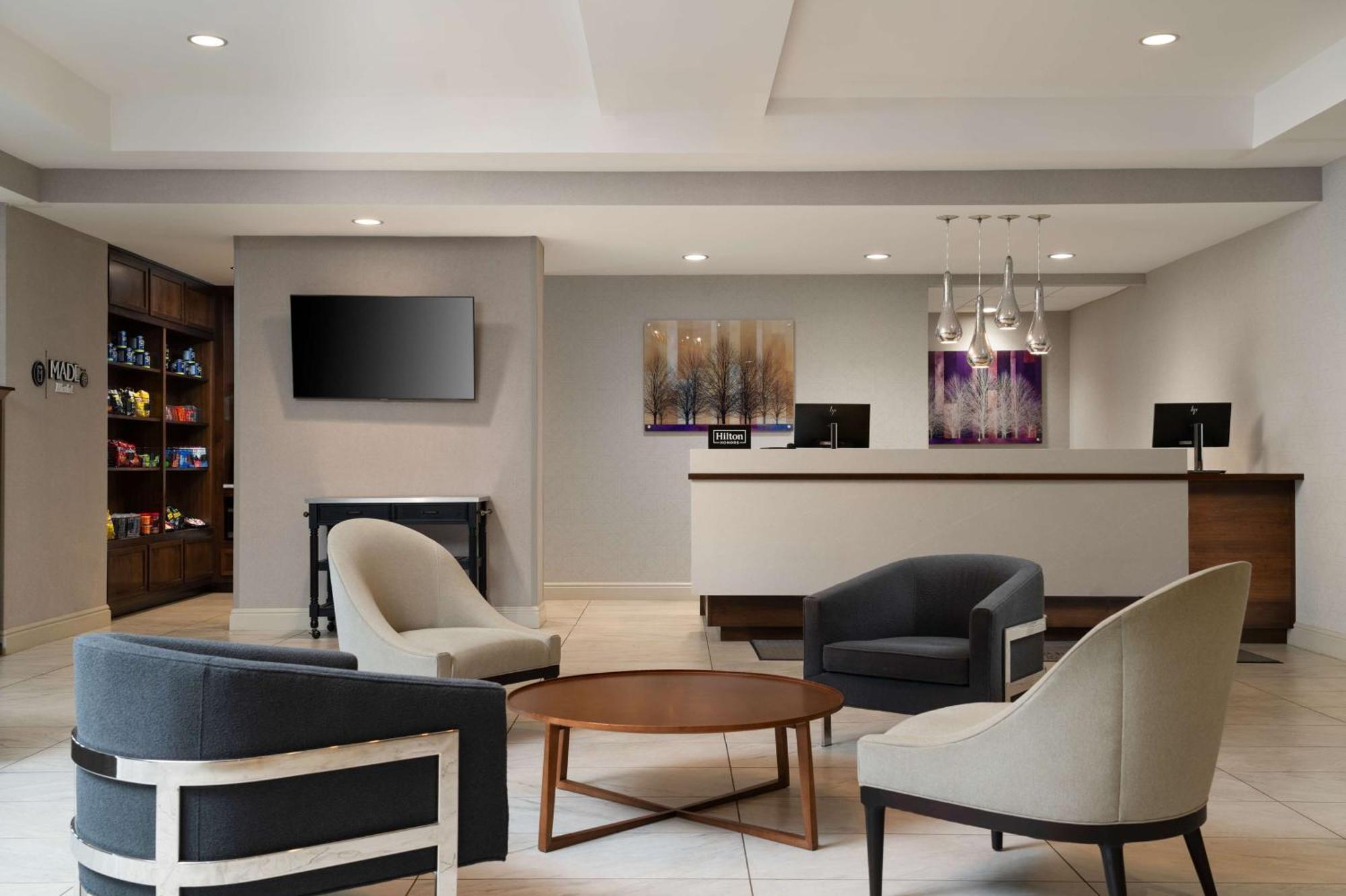Doubletree By Hilton Pittsburgh Airport Hotel Moon Township Eksteriør billede