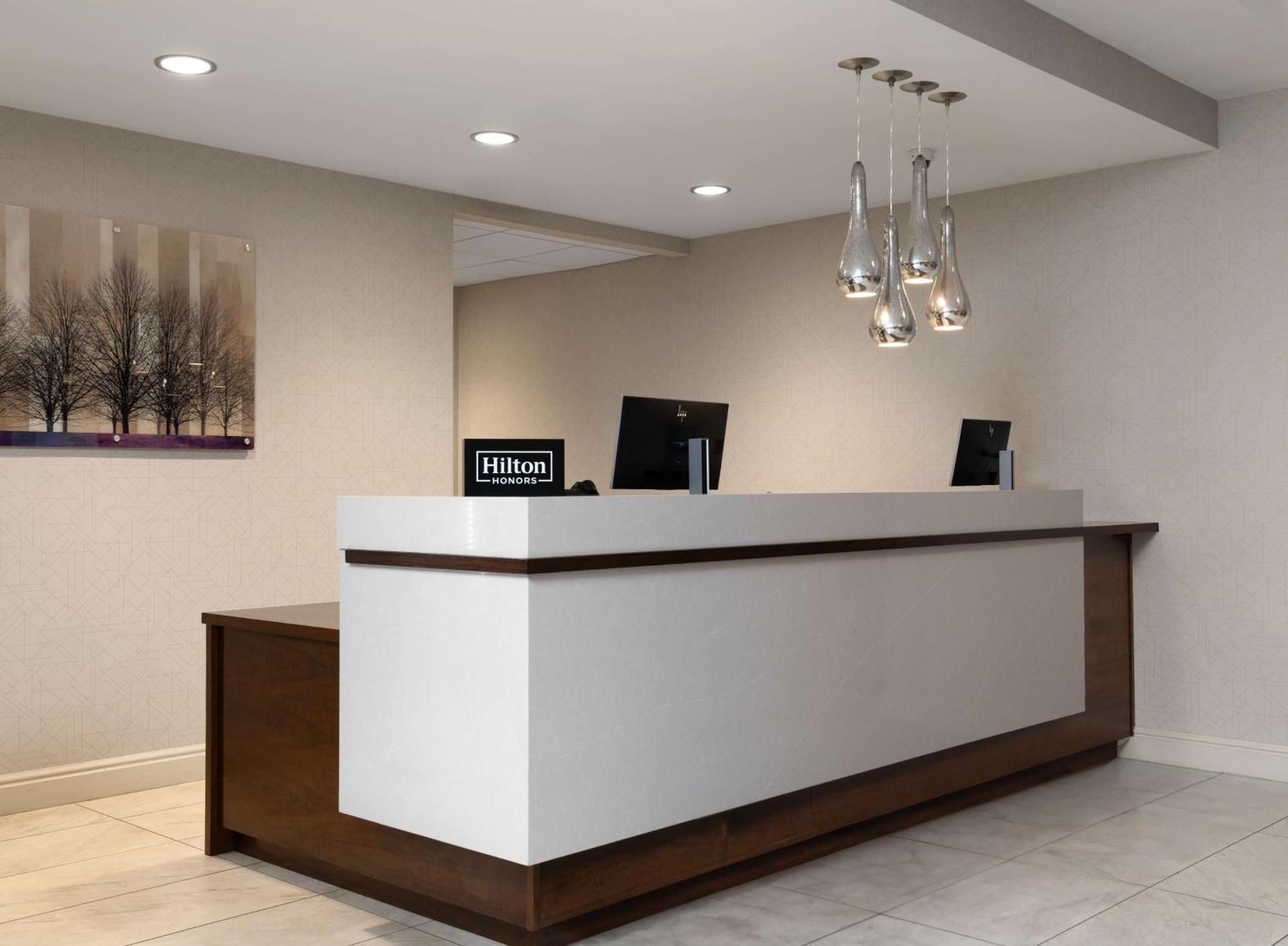 Doubletree By Hilton Pittsburgh Airport Hotel Moon Township Eksteriør billede