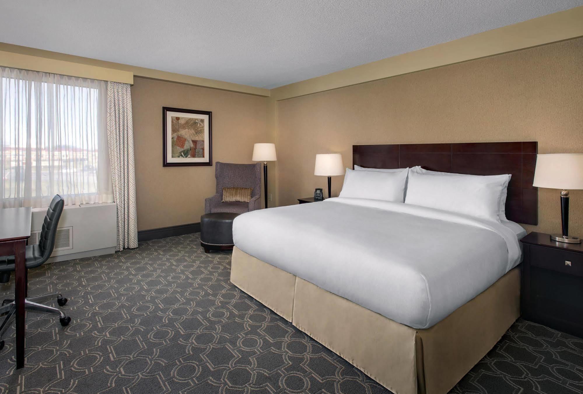 Doubletree By Hilton Pittsburgh Airport Hotel Moon Township Eksteriør billede